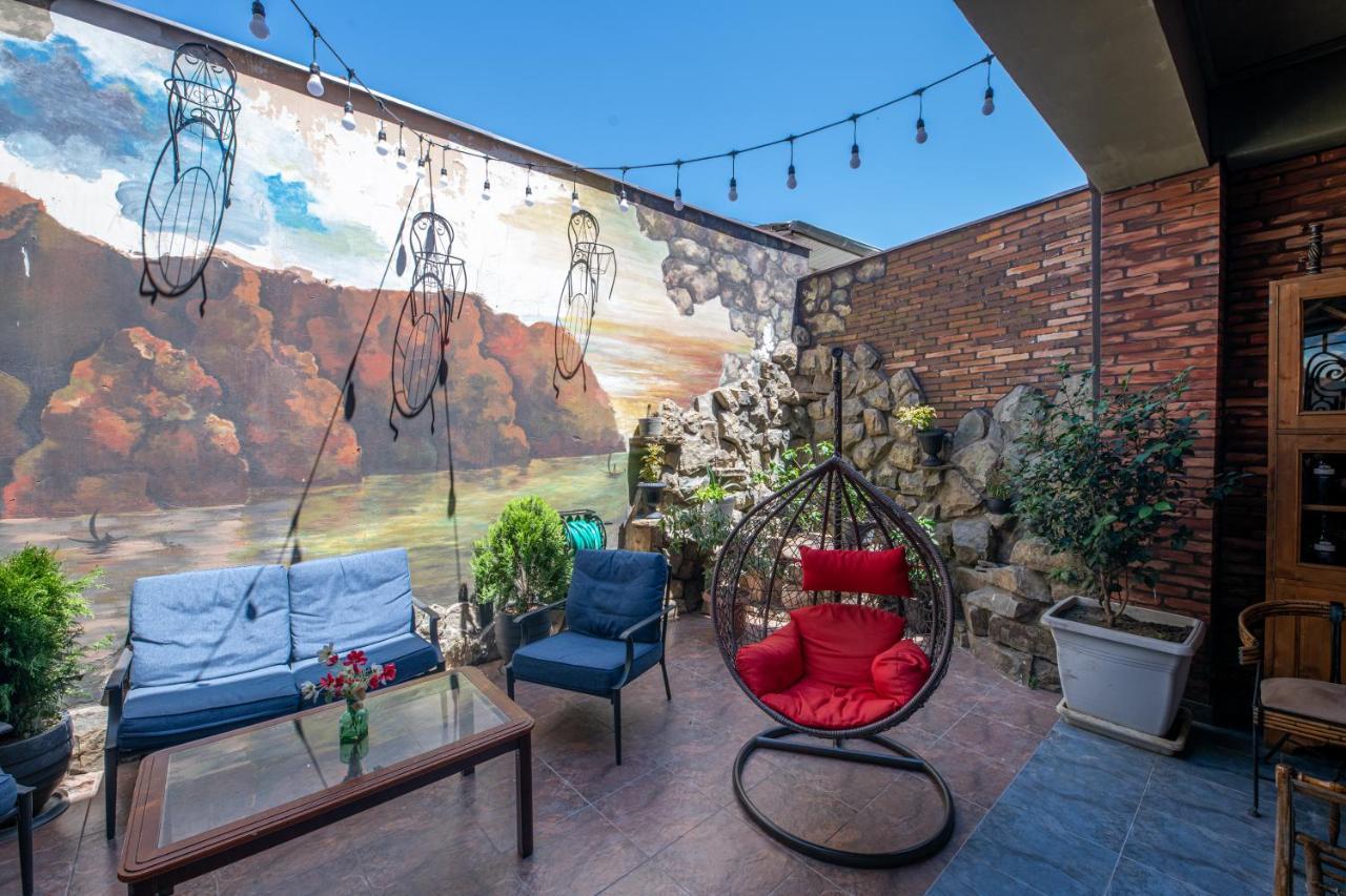 Ponto Gallery Boutique Hotel Tbilisi Buitenkant foto